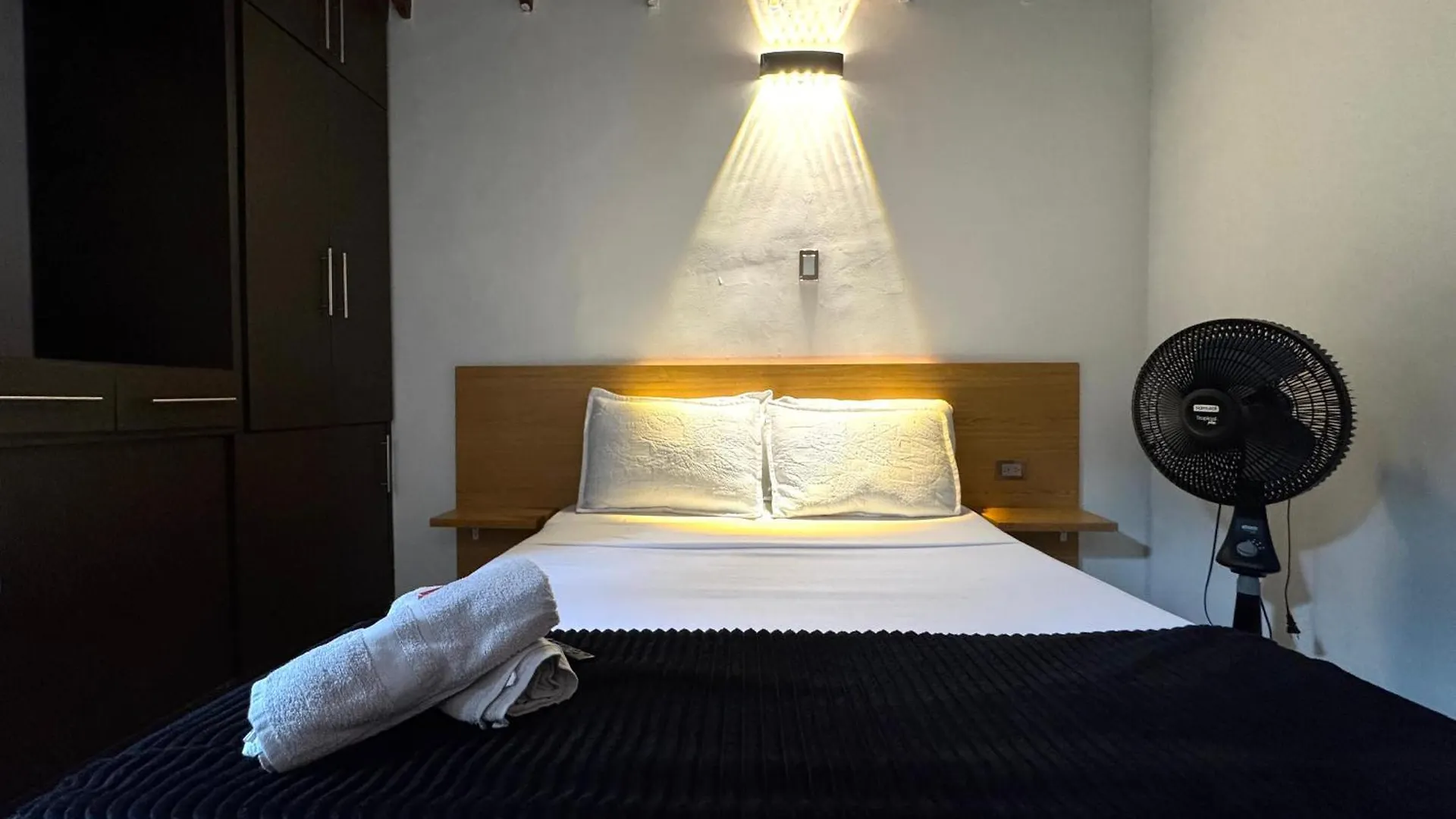 Casa Laureles Medellin Apartment 0*,