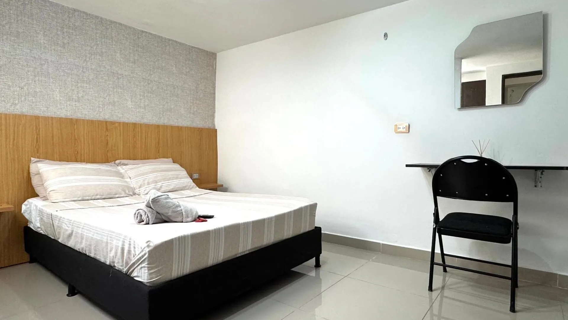 Casa Laureles Medellin Apartment 0*,
